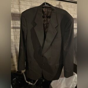 men’s Roberto Villini Italian suit, charcoal gray, size 44R